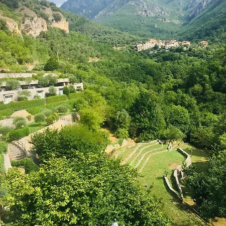 Spacious 2 Bedroom Colletta