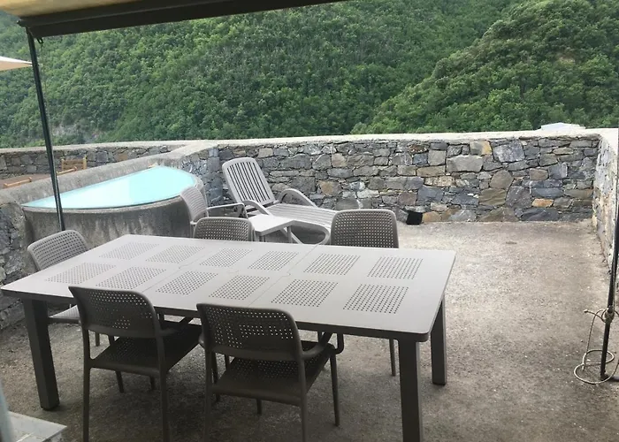 Spacious 2 Bedroom Apartamento Colletta