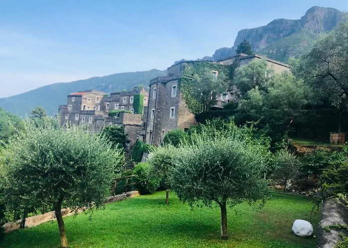 Spacious 2 Bedroom Apartamento