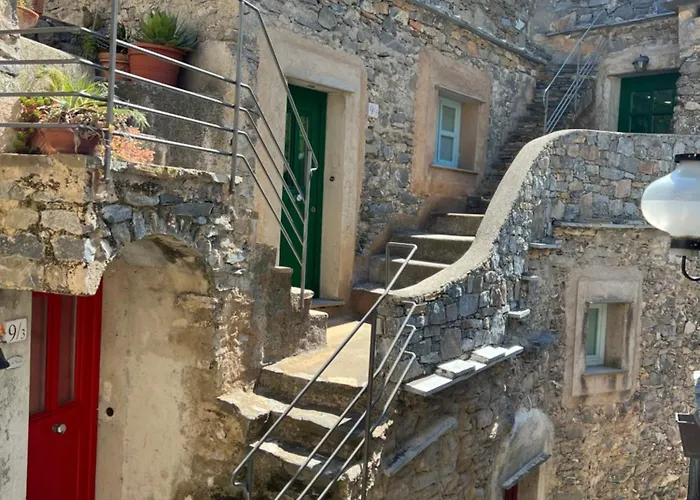 Spacious 2 Bedroom * Colletta