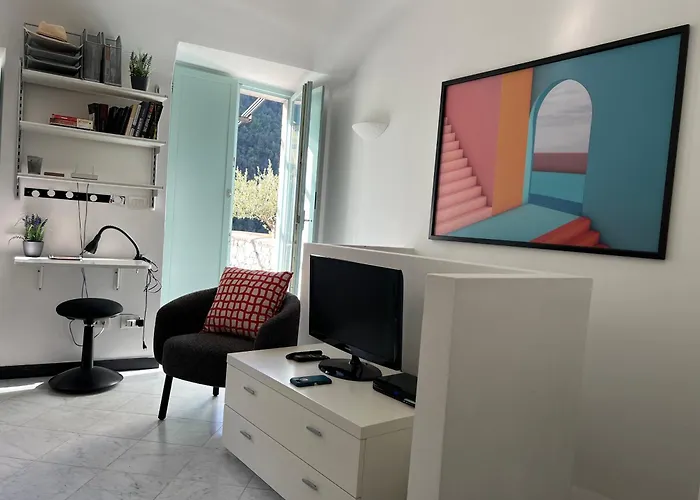 Spacious 2 Bedroom *